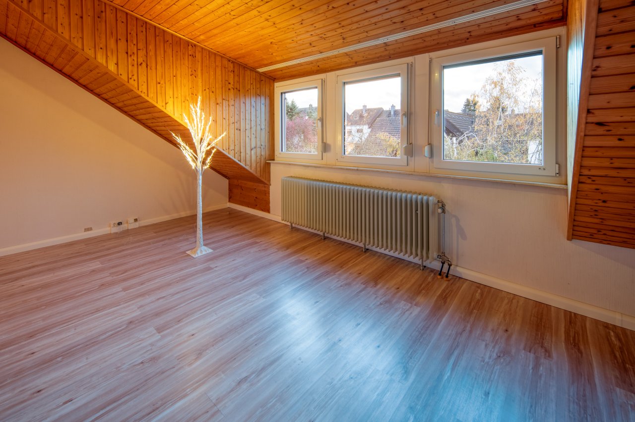 *Grosszügiges Reihenmittelhaus mit Garten in ruhiger Lage*