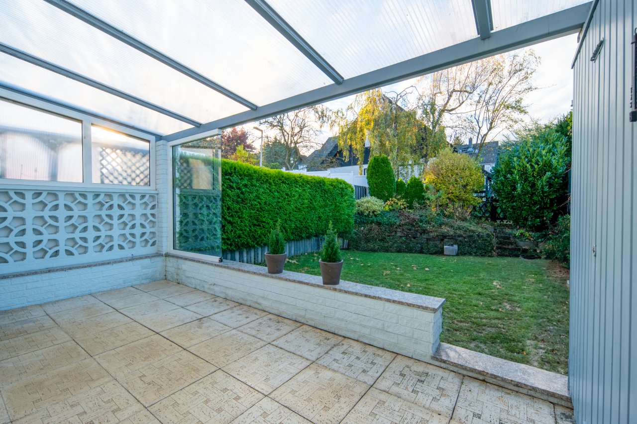 *Grosszügiges Reihenmittelhaus mit Garten in ruhiger Lage*