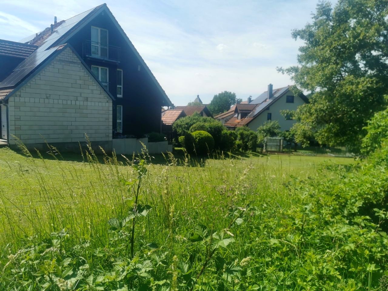 Nachbargrundstück